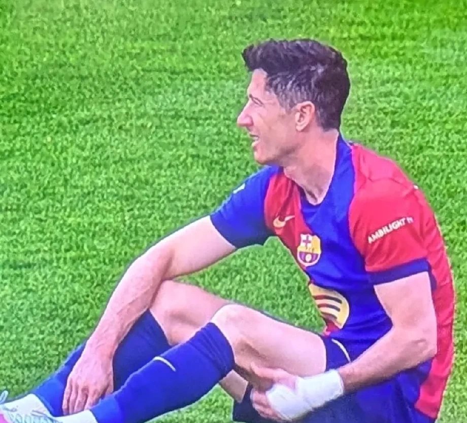 九游体育app下载入口包含西班牙队观众热烈欢呼!,莱万多夫斯基迎来三赛季出色发挥观众掌声雷动的词条