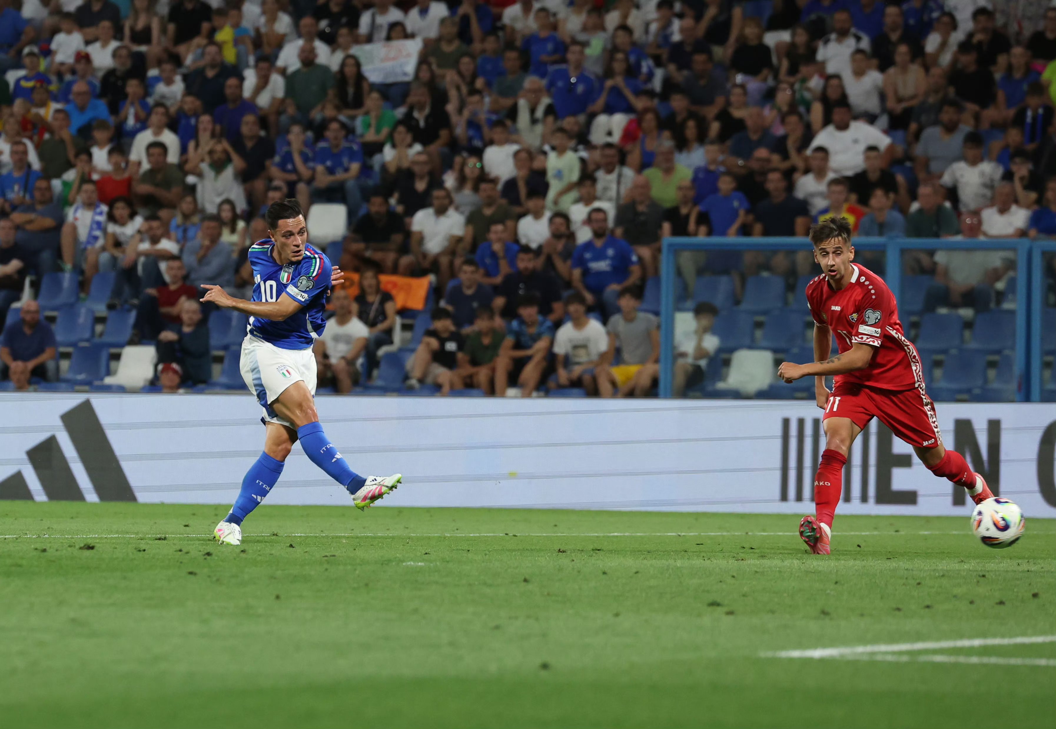 关于赛后体能课后；罗马手感冰凉备战欧冠；媒体盛赞；更衣室氛围转暖的信息